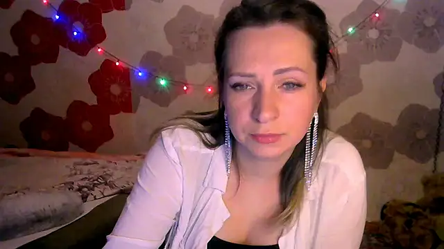 Snapshot of Queen_Daenerys chatting on October 12, 2025, 5:36 pm Queen Daenerys online show from October 12, 2025, 5:36 pm