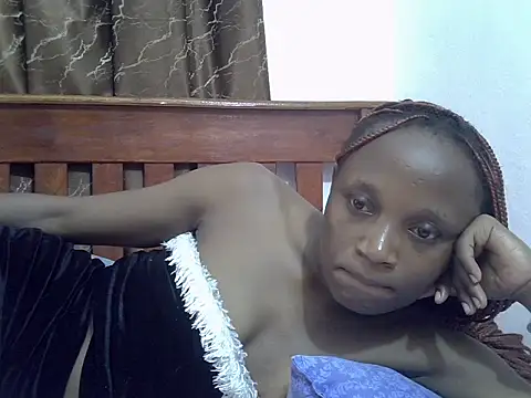 Snapshot of SpicyPetite chatting on March 27, 2026, 7:28 am SpicyPetite online show from March 27, 2026, 7:28 am