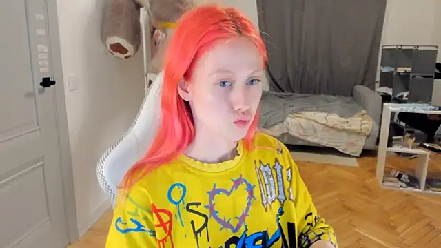 Snapshot of Silly__Milly chatting on February 8, 2025, 4:57 pm Silly Milly online show from February 8, 2025, 4:57 pm