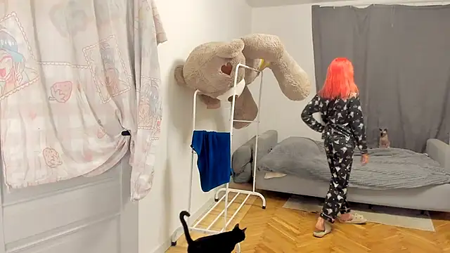 Snapshot of Silly__Milly chatting on February 6, 2025, 6:56 pm Silly Milly online show from February 6, 2025, 6:56 pm