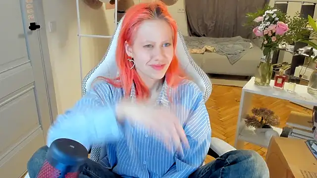 Snapshot of Silly__Milly chatting on March 8, 2025, 8:03 pm Silly Milly online show from March 8, 2025, 8:03 pm