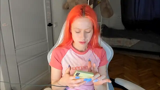 Snapshot of Silly__Milly chatting on February 11, 2025, 1:20 pm Silly Milly online show from February 11, 2025, 1:20 pm