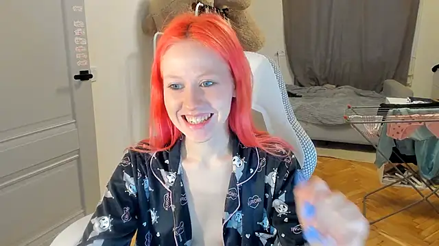 Snapshot of Silly__Milly chatting on February 1, 2025, 12:58 pm Silly Milly online show from February 1, 2025, 12:58 pm