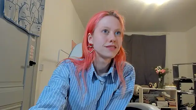 Snapshot of Silly__Milly chatting on March 8, 2025, 12:44 am Silly Milly online show from March 8, 2025, 12:44 am