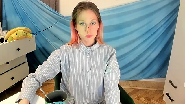 Snapshot of Silly__Milly chatting on October 27, 2025, 9:16 pm Silly Milly online show from October 27, 2025, 9:16 pm