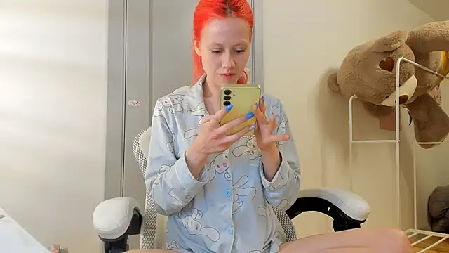 Snapshot of Silly__Milly chatting on February 5, 2025, 6:04 pm Silly Milly online show from February 5, 2025, 6:04 pm