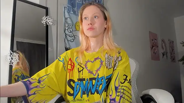 Snapshot of Silly__Milly chatting on January 6, 2025, 6:20 pm Silly Milly online show from January 6, 2025, 6:20 pm