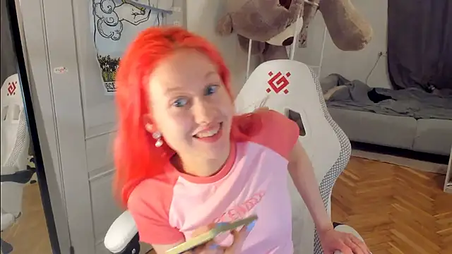 Snapshot of Silly__Milly chatting on January 30, 2025, 12:59 pm Silly Milly online show from January 30, 2025, 12:59 pm