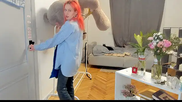 Snapshot of Silly__Milly chatting on March 8, 2025, 5:01 pm Silly Milly online show from March 8, 2025, 5:01 pm