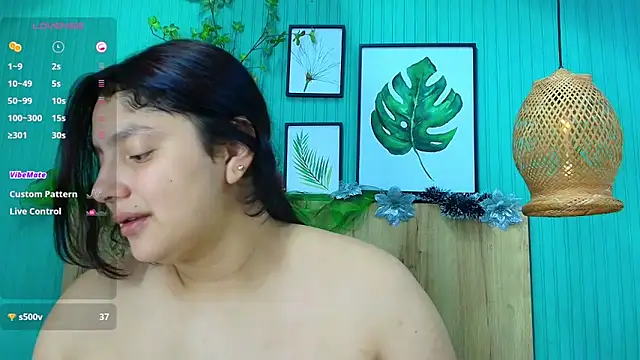 Snapshot of george_jonnes chatting on December 22, 2025, 10:15 am george jonnes online show from December 22, 2025, 10:15 am