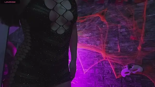 Snapshot of HotCouple_697 chatting on October 31, 2025, 12:51 am HotCouple 697 online show from October 31, 2025, 12:51 am