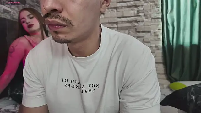 Snapshot of HotCouple_697 chatting on March 19, 2026, 4:07 pm HotCouple 697 online show from March 19, 2026, 4:07 pm