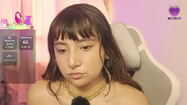 Snapshot of emitaa17228o chatting on December 4, 2025, 7:02 pm emitaa17228o online show from December 4, 2025, 7:02 pm