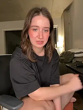 Snapshot of nerdynina chatting on November 13, 2025, 1:31 am nerdynina online show from November 13, 2025, 1:31 am