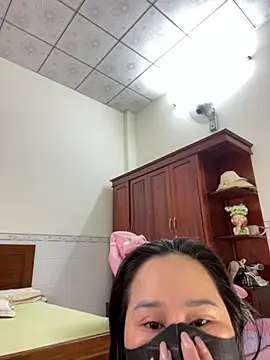 Snapshot of ___Erin___ chatting on April 16, 2026, 2:12 am Erin online show from April 16, 2026, 2:12 am