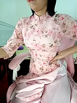 Snapshot of ___Erin___ chatting on October 27, 2025, 3:24 pm Erin online show from October 27, 2025, 3:24 pm