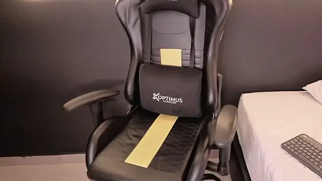 Snapshot of samanthaevanss1 chatting on February 24, 2026, 2:12 am samanthaevanss1 online show from February 24, 2026, 2:12 am