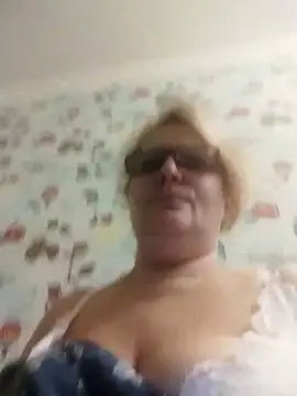 Forest-Lady online show from September 9, 2025, 10:47 am