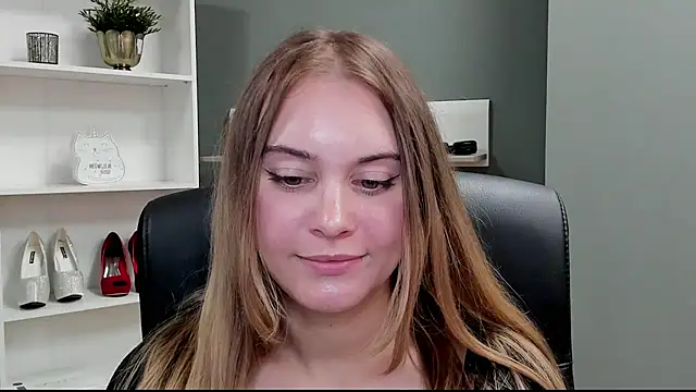 Snapshot of kitty_valeria chatting on October 12, 2025, 7:04 pm kitty valeria online show from October 12, 2025, 7:04 pm