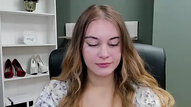 Snapshot of kitty_valeria chatting on November 6, 2025, 10:03 pm kitty valeria online show from November 6, 2025, 10:03 pm