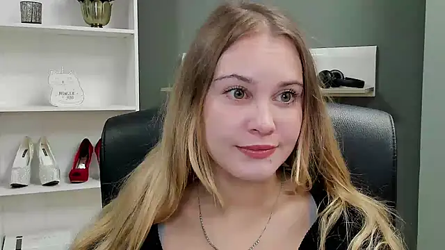 Snapshot of kitty_valeria chatting on September 15, 2025, 8:42 pm kitty valeria online show from September 15, 2025, 8:42 pm