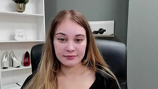 Snapshot of kitty_valeria chatting on October 27, 2025, 9:49 pm kitty valeria online show from October 27, 2025, 9:49 pm