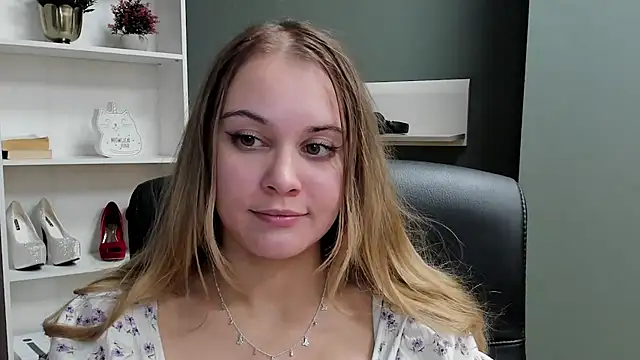 Snapshot of kitty_valeria chatting on December 14, 2025, 7:52 pm kitty valeria online show from December 14, 2025, 7:52 pm