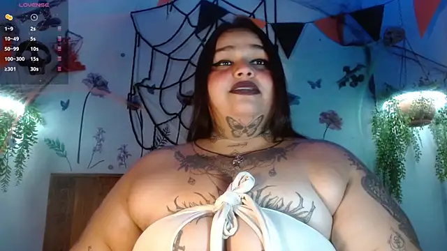 Snapshot of VeronikCuhubby chatting on October 28, 2025, 12:48 pm VeronikCuhubby online show from October 28, 2025, 12:48 pm