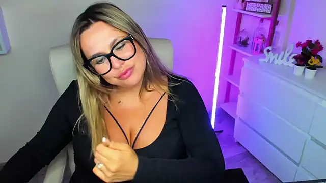 Snapshot of teaseDiana chatting on March 20, 2025, 9:59 am teaseDiana online show from March 20, 2025, 9:59 am