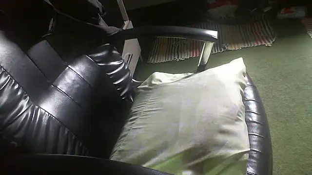 Snapshot of Carte1921 chatting on October 14, 2025, 12:06 pm Carte1921 online show from October 14, 2025, 12:06 pm