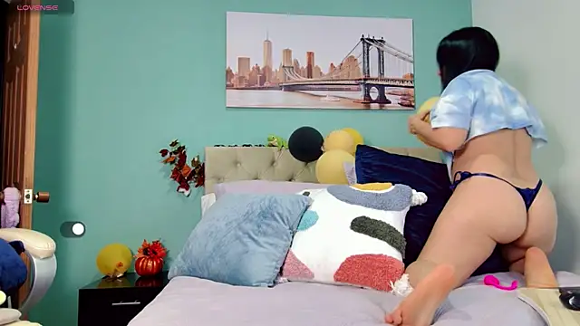 yanella fire online show from November 4, 2025, 1:31 am