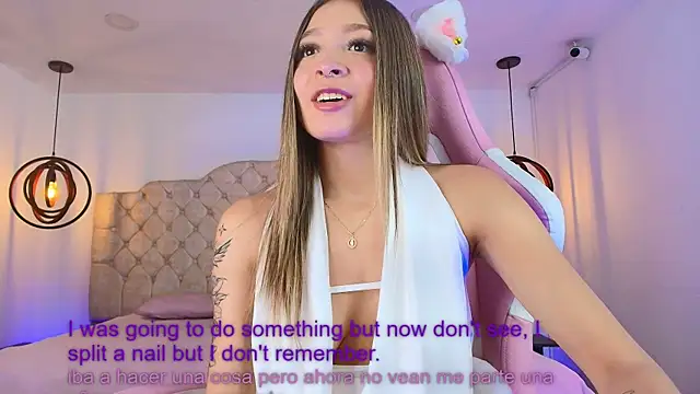 Snapshot of Victoria_Adams14 chatting on April 27, 2026, 4:21 am Victoria Adams14 online show from April 27, 2026, 4:21 am