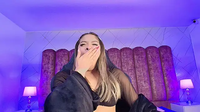 Victoria Adams14 online show from December 3, 2025, 5:08 am