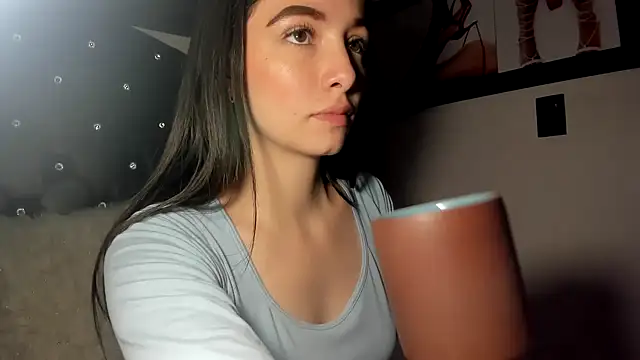 Snapshot of diana_queen_ chatting on December 4, 2025, 9:36 pm diana queen online show from December 4, 2025, 9:36 pm