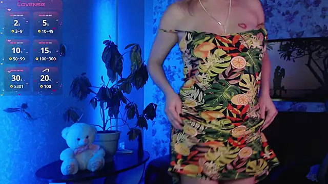 Snapshot of AliciaLaska chatting on January 25, 2025, 8:00 am AliciaLaska online show from January 25, 2025, 8:00 am