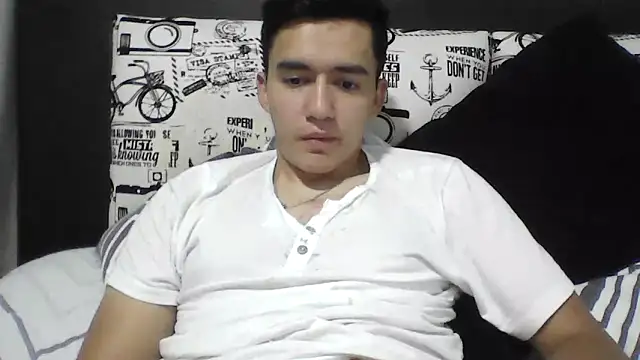 Snapshot of Estebitan_vm chatting on March 1, 2025, 3:32 am Estebitan vm online show from March 1, 2025, 3:32 am