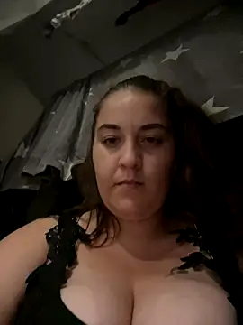 yzabell18 online show from September 9, 2025, 11:03 pm