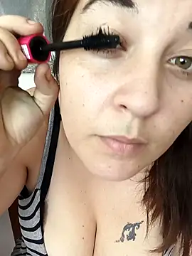 yzabell18 online show from November 20, 2025, 12:28 pm