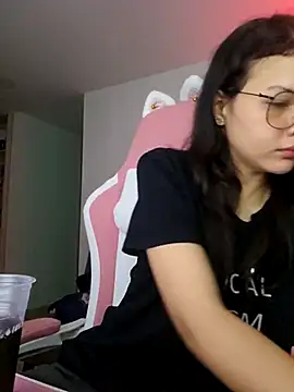 Snapshot of azumiichan chatting on February 27, 2026, 1:06 am azumiichan online show from February 27, 2026, 1:06 am