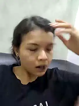 Snapshot of azumiichan chatting on December 7, 2024, 2:47 am azumiichan online show from December 7, 2024, 2:47 am