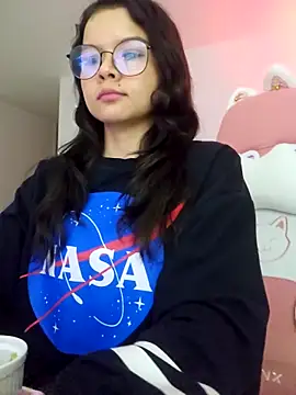 Snapshot of azumiichan chatting on February 11, 2026, 12:10 am azumiichan online show from February 11, 2026, 12:10 am