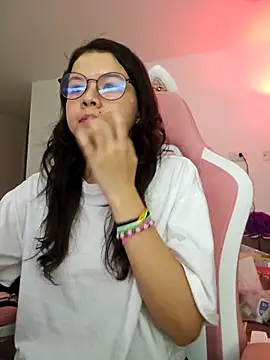 Snapshot of azumiichan chatting on February 10, 2026, 12:09 am azumiichan online show from February 10, 2026, 12:09 am