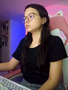 Snapshot of azumiichan chatting on September 19, 2025, 11:53 pm azumiichan online show from September 19, 2025, 11:53 pm