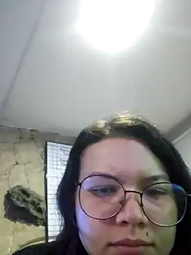 Snapshot of azumiichan chatting on January 10, 2026, 12:17 am azumiichan online show from January 10, 2026, 12:17 am