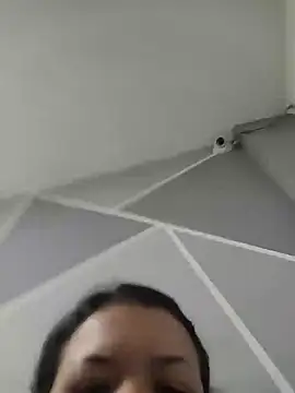 Snapshot of azumiichan chatting on December 6, 2024, 1:57 am azumiichan online show from December 6, 2024, 1:57 am