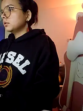 azumiichan online show from November 28, 2025, 12:11 am