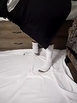 Snapshot of Lady_Libra chatting on December 17, 2024, 5:36 pm Lady Libra online show from December 17, 2024, 5:36 pm