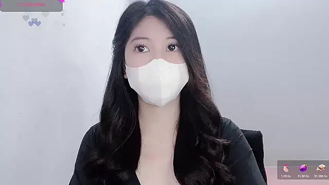 tanhxiu online show from November 7, 2025, 6:01 pm