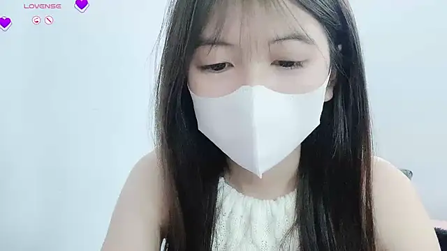 tanhxiu online show from January 3, 2025, 2:19 pm