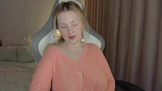 Snapshot of x_ivy_x chatting on March 17, 2026, 3:59 pm x ivy x online show from March 17, 2026, 3:59 pm